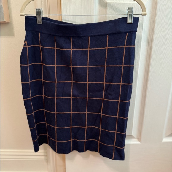 Saks 5th Avenue Plaid Navy Skirt - Picture 6 of 8
